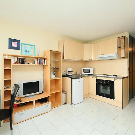Apartment Les Terrasses Du Levant-5 By Interhome